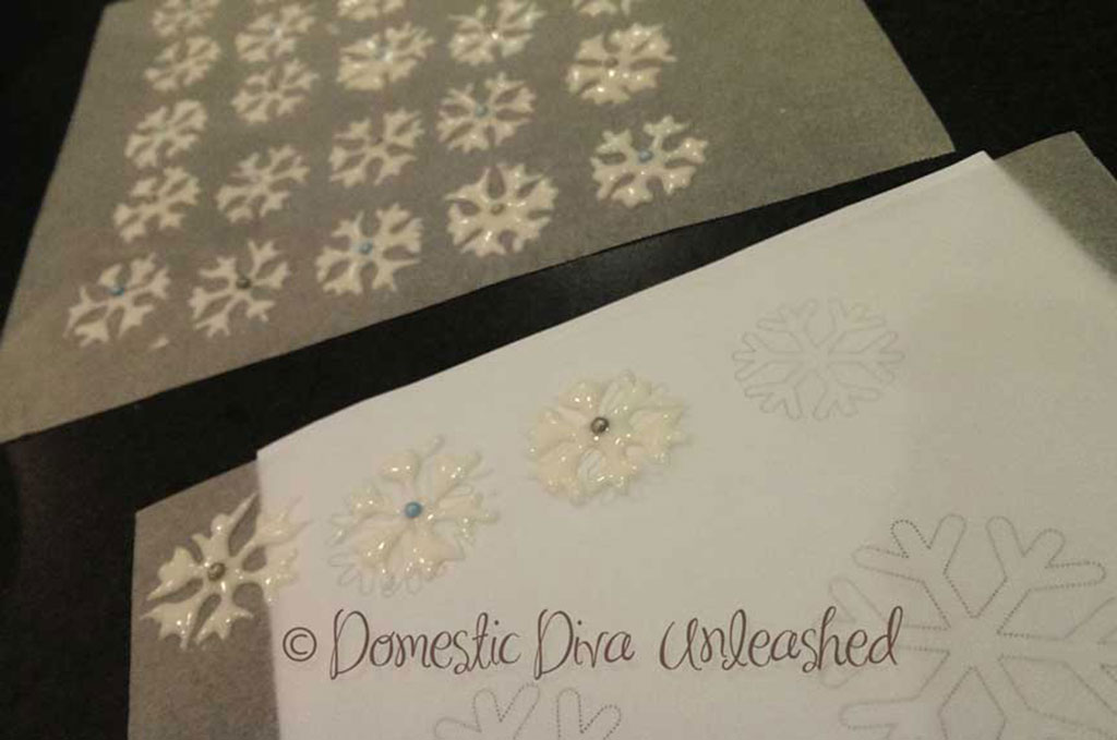 Domestic Diva: Royal Icing Snowflakes