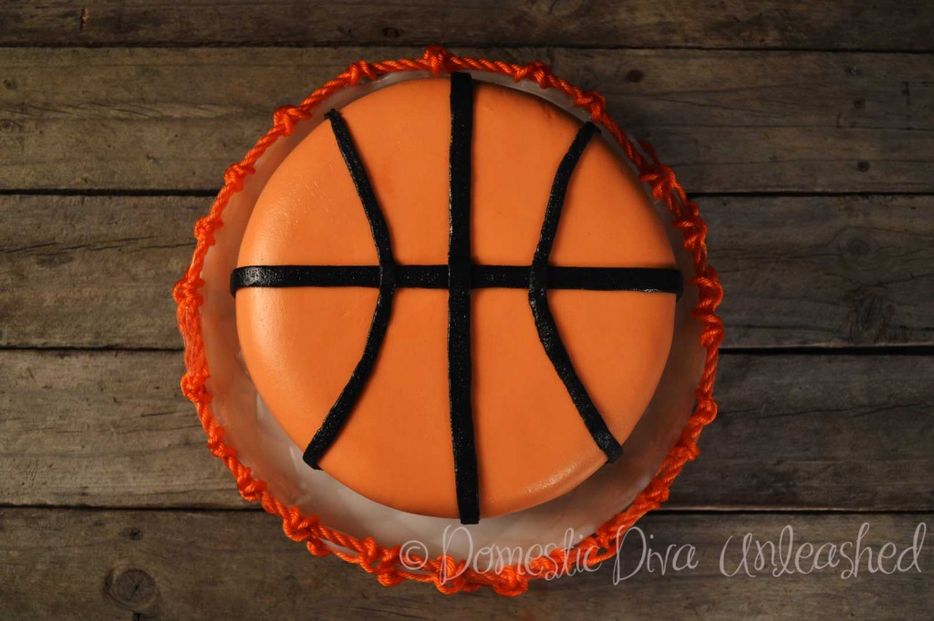 Domestic Diva - Basketball cake