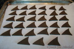 Domestic Diva: Shark fins for cup cakes