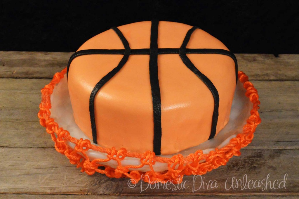 Domestic Diva - Basketball cake with net