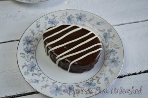 Domestic Diva - Easter Egg Cakes